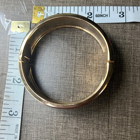 Blue Bracelet Magnet Cuff - Picture 3 of 9